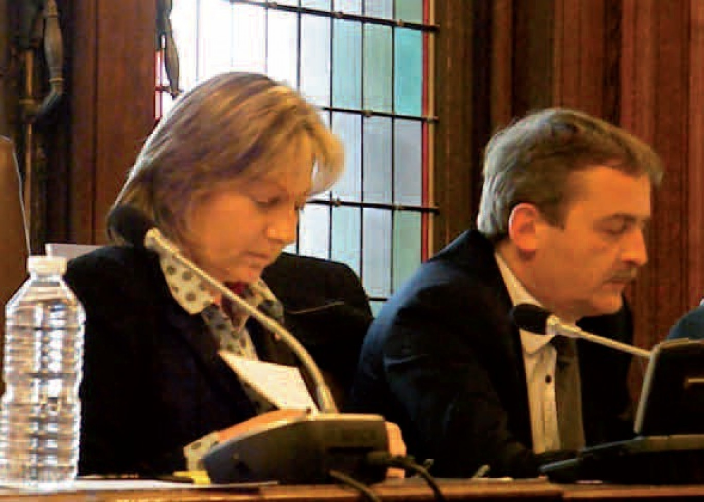 Natacha Bouchart, sénatrice-maire de Calais, et Philippe Blet, président de Cap Calaisis, lors du conseil municipal du 28 mars dernier.