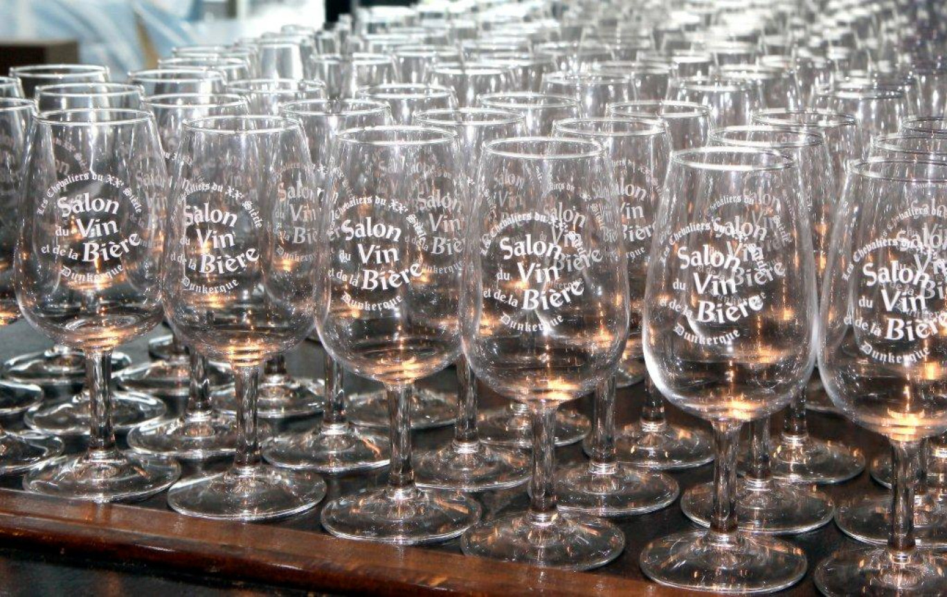 80 000 verres à dégustation sont commandés pour l’occasion à la cristallerie d’Arques. 