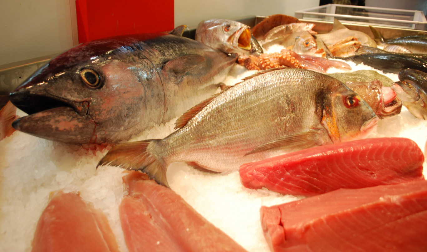 Comment évaluer la fraîcheur d'un poisson ? Une question que se posent beaucoup de consommateurs, à l'heure où la filière viande connaît des problèmes de traçabilité.