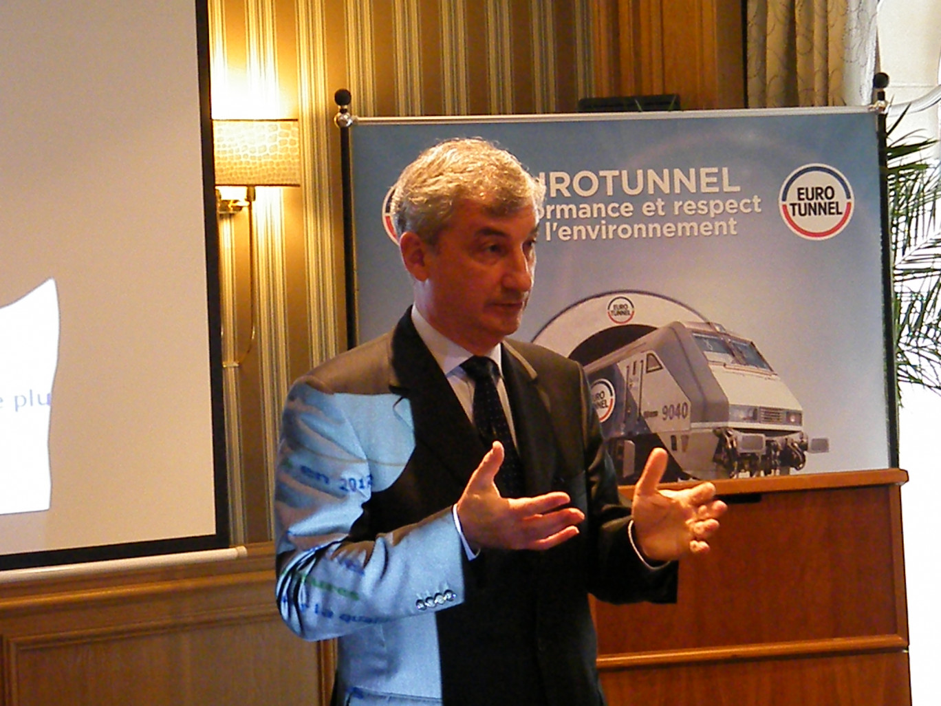 « Jacques Gounon présentant les résultats 2012 de Groupe Eurotunnel le 21 mars dernier à Paris ».