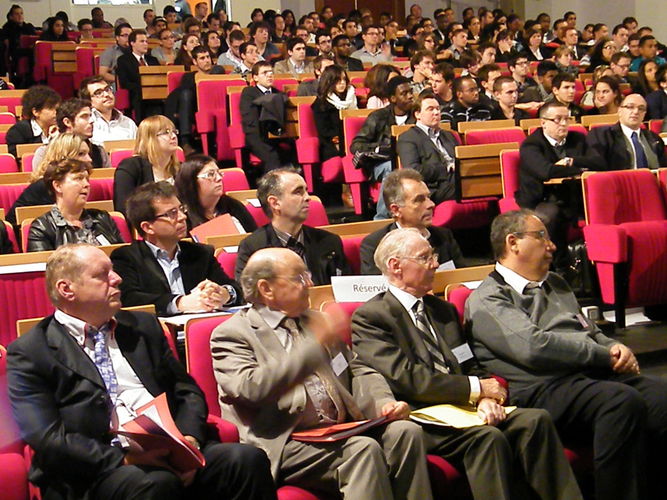 « Plus de 200 personnes ont suivi la journée des Rencontres de l’EILCO sur le campus de Longuenesse le 11 octobre dernier ».