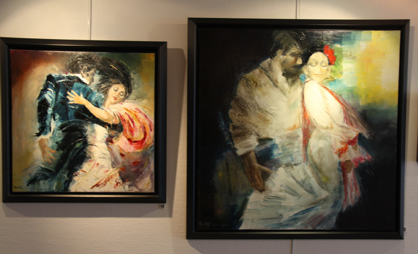 Deux tableaux de couples exprimant avec beaucoup d’élégance un mouvement de danse.
