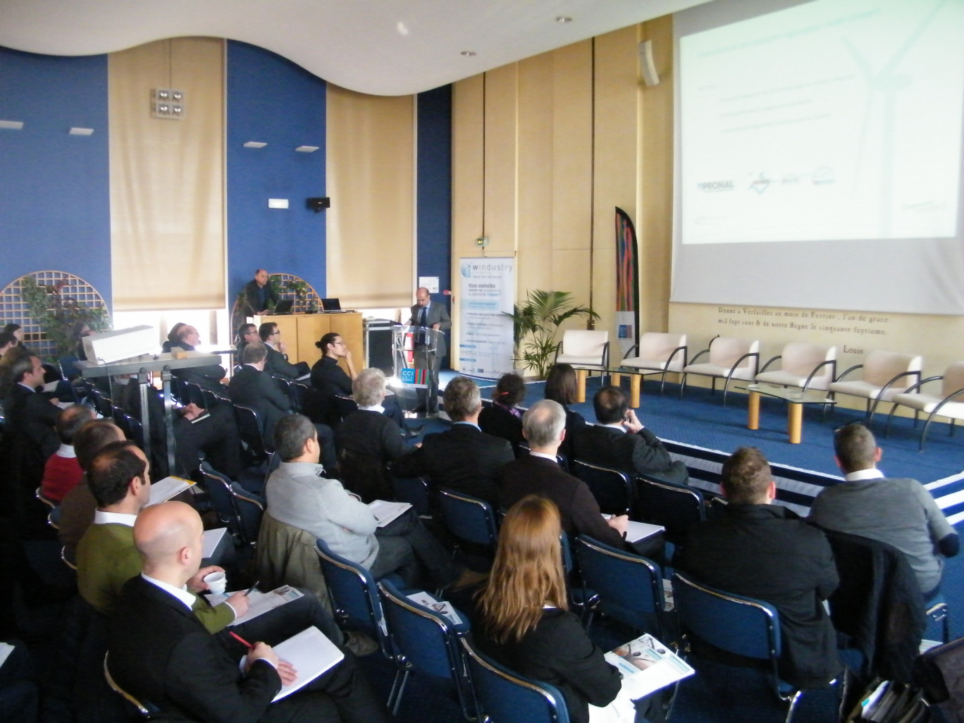 « Une cinquantaine de cadres d'entreprise ont suivi la conférence WindIndustry de la CCI Cote d'Opale le 19 mars dernier à Dunkerque ».