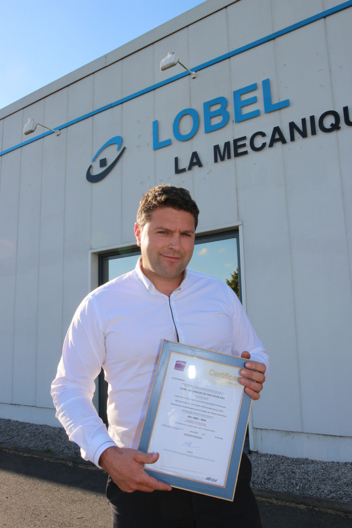 David Lobel a préparé son entreprise en lui faisant obtenir une double certification. Lobel mécanique a obtenu la certification ISO 14001 en septembre 2013, elle a été la première entreprise à obtenir la double certification ISO 9001 et ISO 14001.