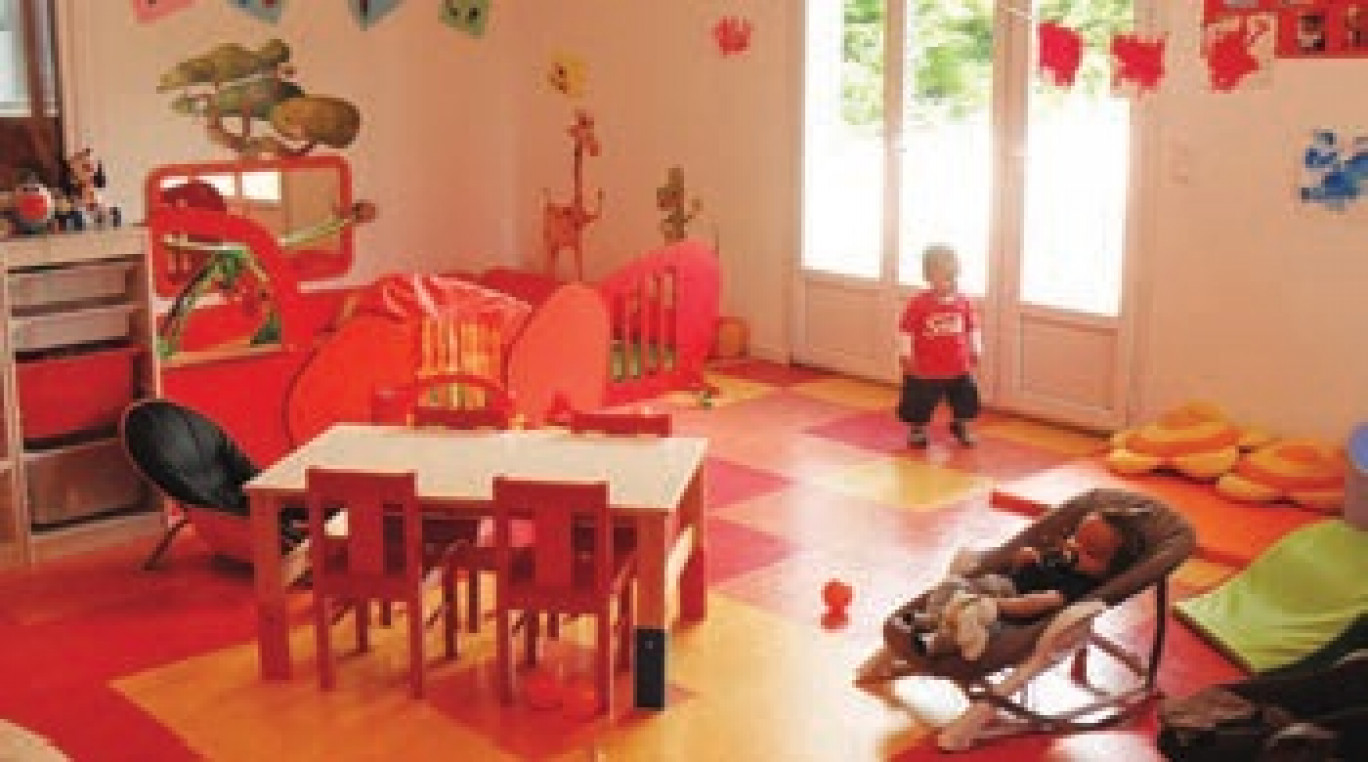 Les micro-crèches "Graines d'artistes" accueillent les enfants dans des locaux colorés, de 7h30 à 19h.