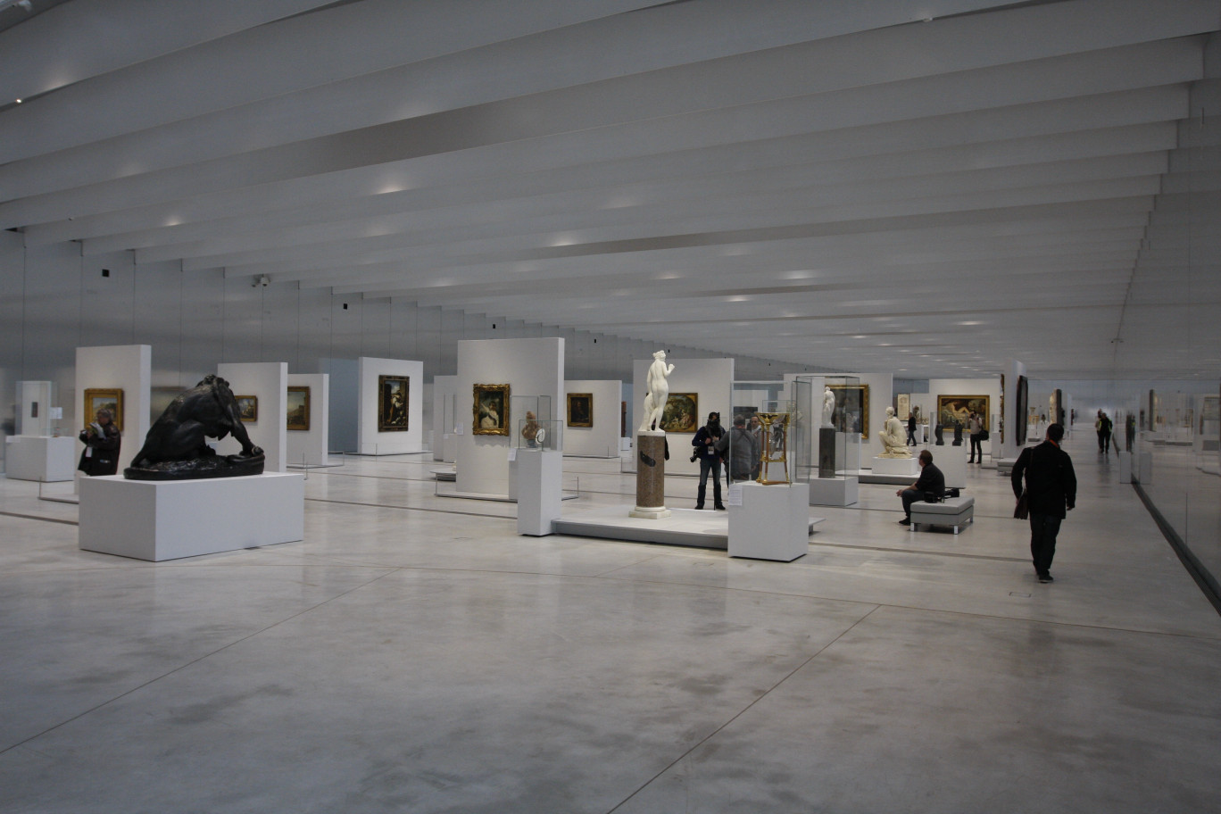 La Galerie du temps propose une muséographie inédite, avec une présentation des œuvres chronologiques et non pas en fonction des courants artistiques.