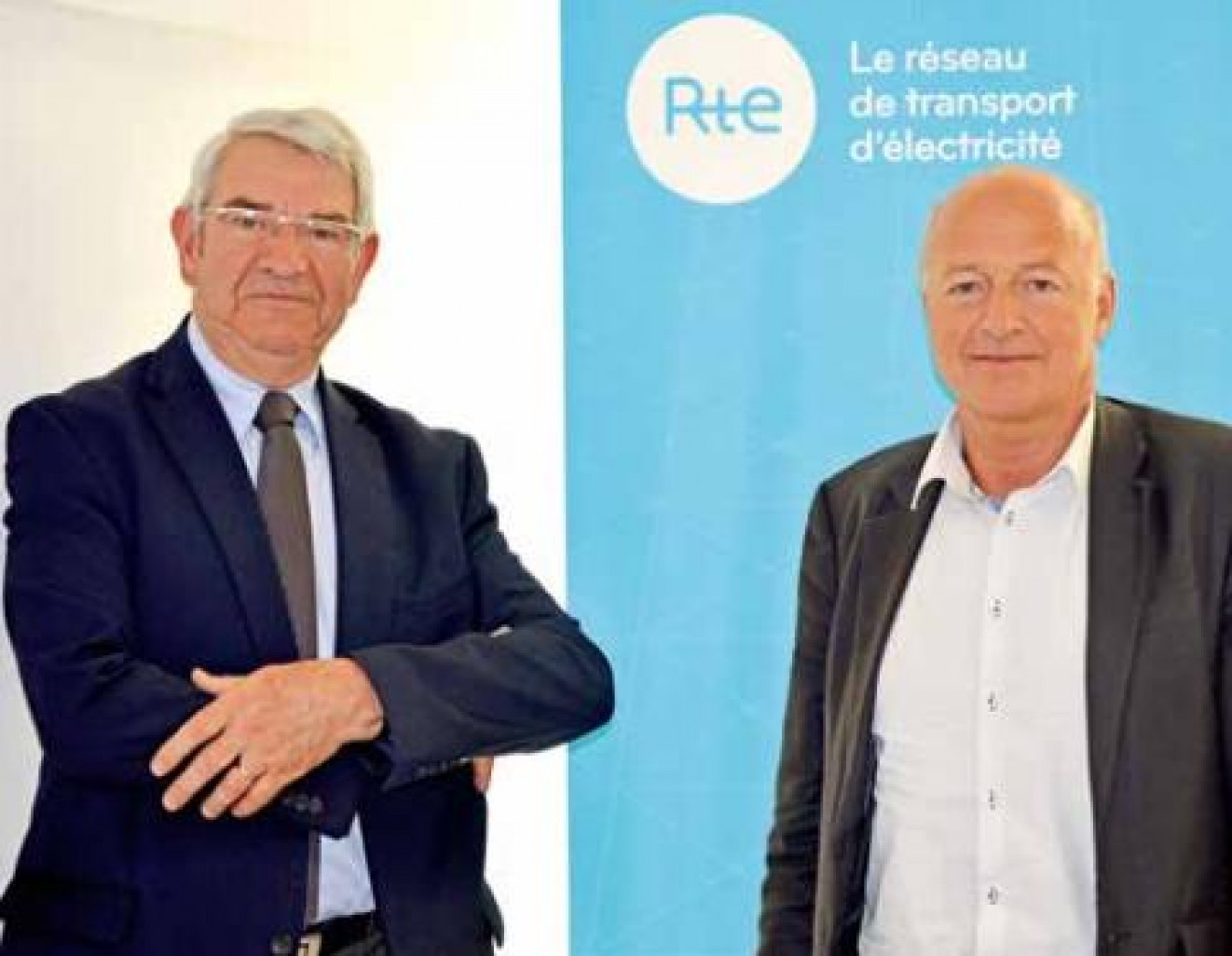 Christian Aucourt (à droite), délégué RTE Nord et Bernard Féry, garant à la CNDP, veillent au bon déroulement de la concertation publique.