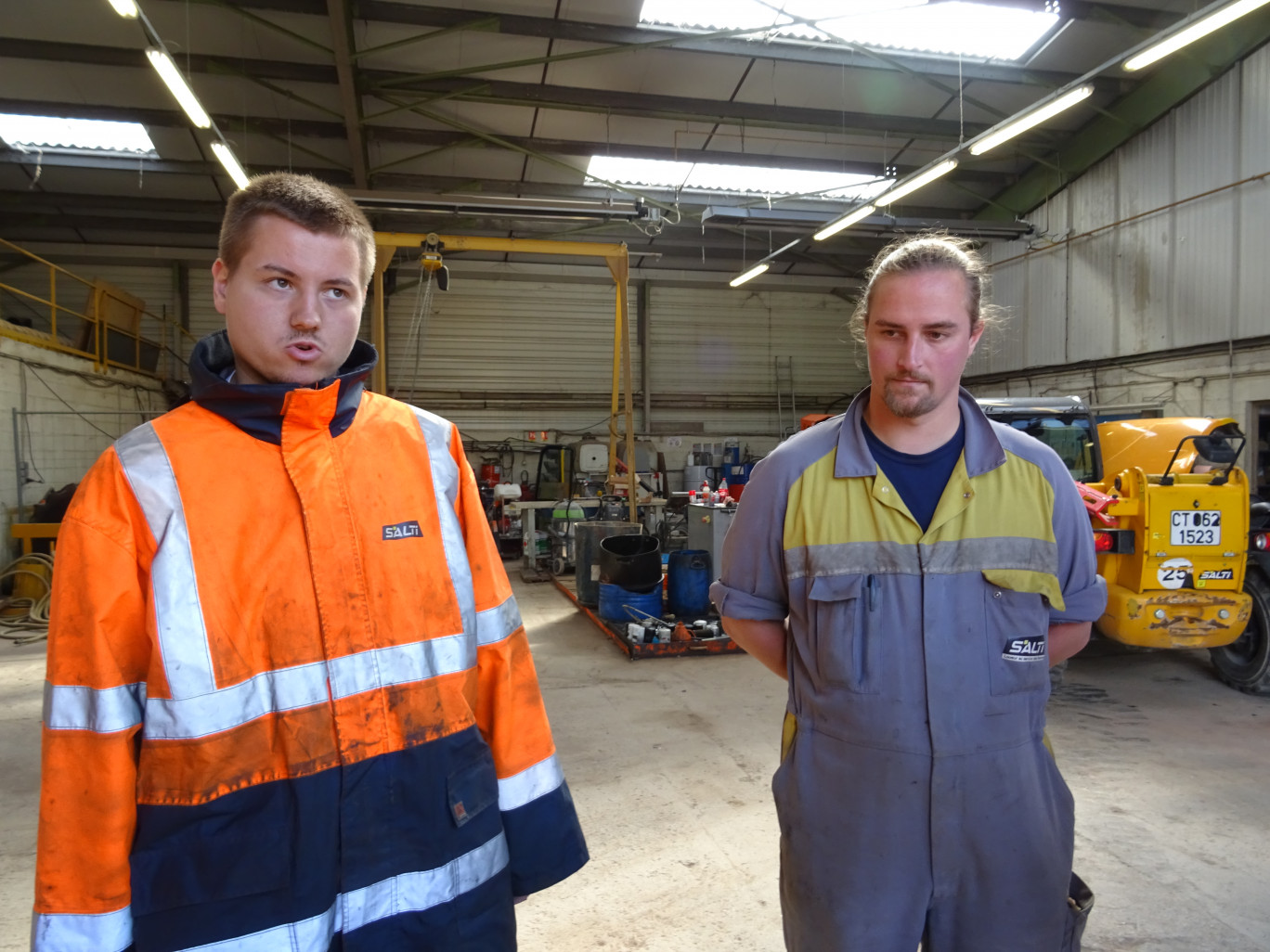 Louis Florent et Thomas Damarez sont techniciens de maintenance, en CDI, chez Salti.