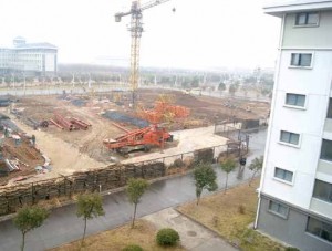 Depuis le début de l’année 2013, le secteur du bâtiment et des travaux publics souffre. Le contexte électoral du début d’année 2014 et le manque de moyens des collectivités sont les principales causes des difficultés rencontrées par ce secteur économique.