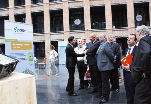 La MEL devient compétente en matière d’énergie, ce qui devrait lui permettre répondre aux enjeux de réduction de la vulnérabilité de l’ensemble des consommateurs par le biais de politiques d’économies d’énergie ambitieuses, de se positionner sur les modes d’approvisionnement et de développement des énergies renouvelables et d’adapter en conséquence les réseaux de distribution par le biais notamment des réseaux électriques intelligents.