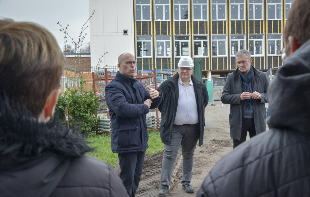 Le maire en visite de chantier Crédit Ville de Raismes