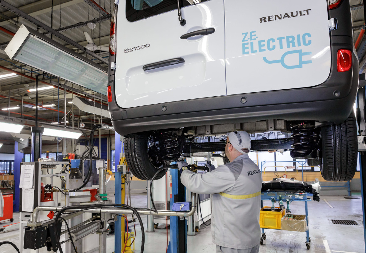 Maubeuge : Renault produira la 4L et le Scénic électriques dans la région