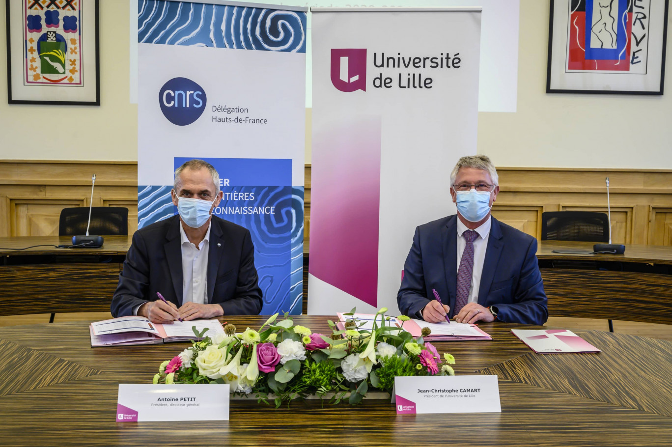 Antoine Petit, directeur général du CNRS et Jean-Christophe Camart, président de l'Université de Lille. Crédit photo S.ComULille 