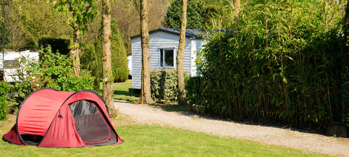Le chiffre d’affaires des campings diminue en 2020 de 8,8%. Crédit photo Adobe Stock