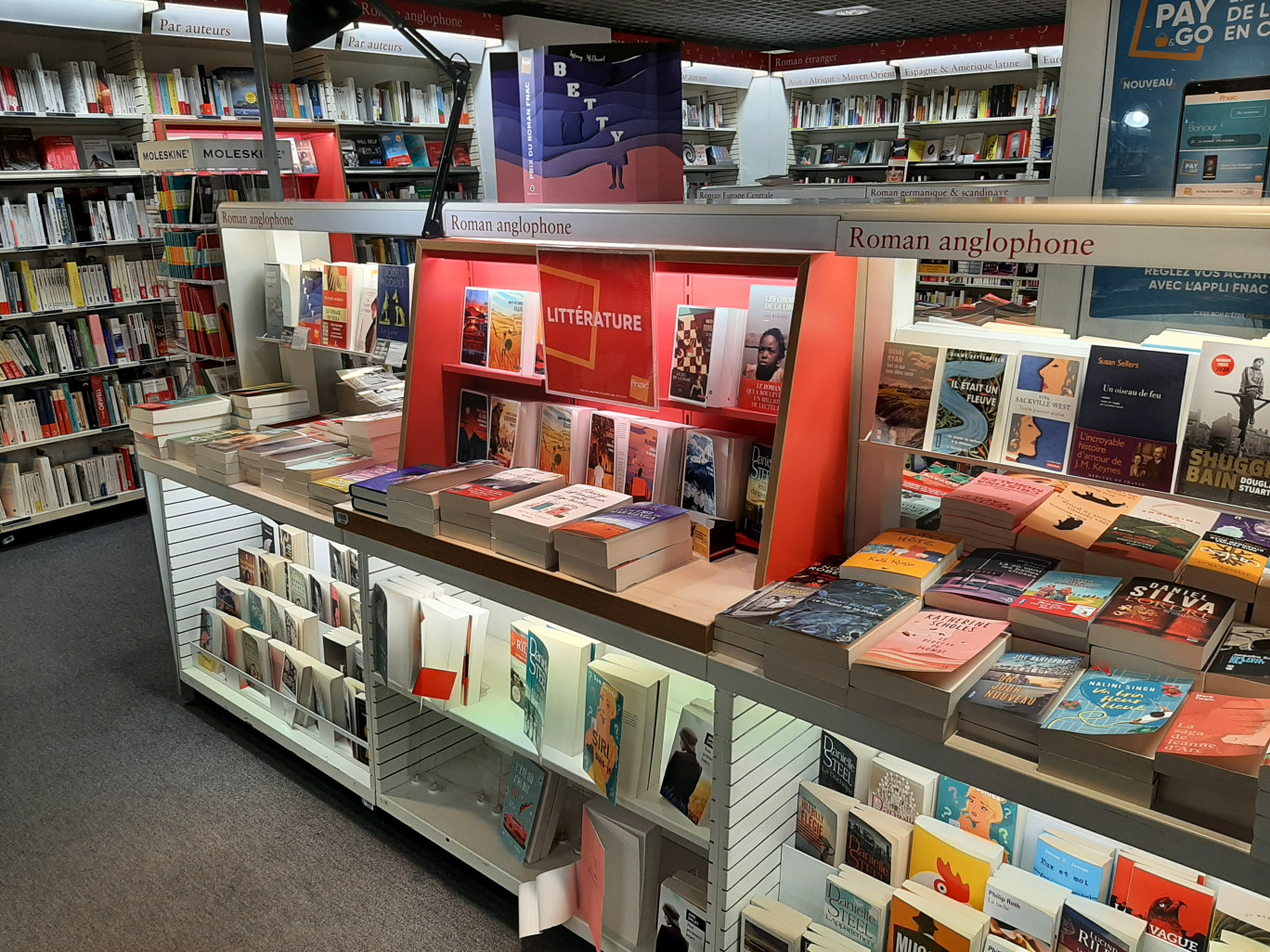 Après une phase test à Paris, le service a été mis en place dans toutes les Fnac en France métropolitaine, dont celle de Lille.