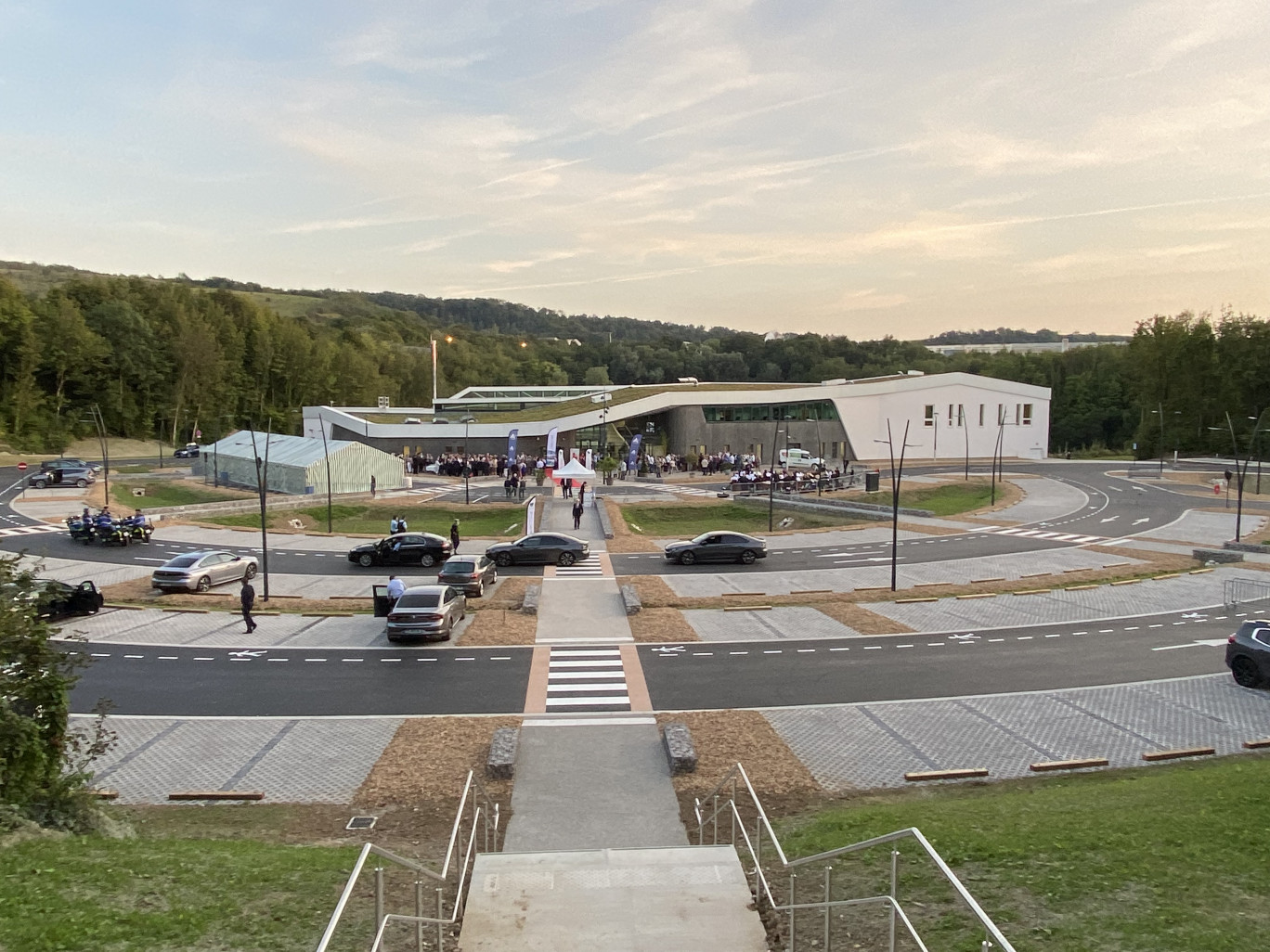 3 000 m3 de béton et 180 tonnes d’acier ont été nécessaires pour la construction de ce centre.