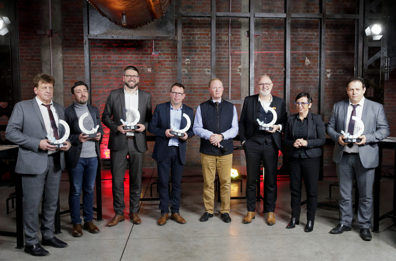 Les 7 lauréats distingués aux "Vitrines industries du futur". 