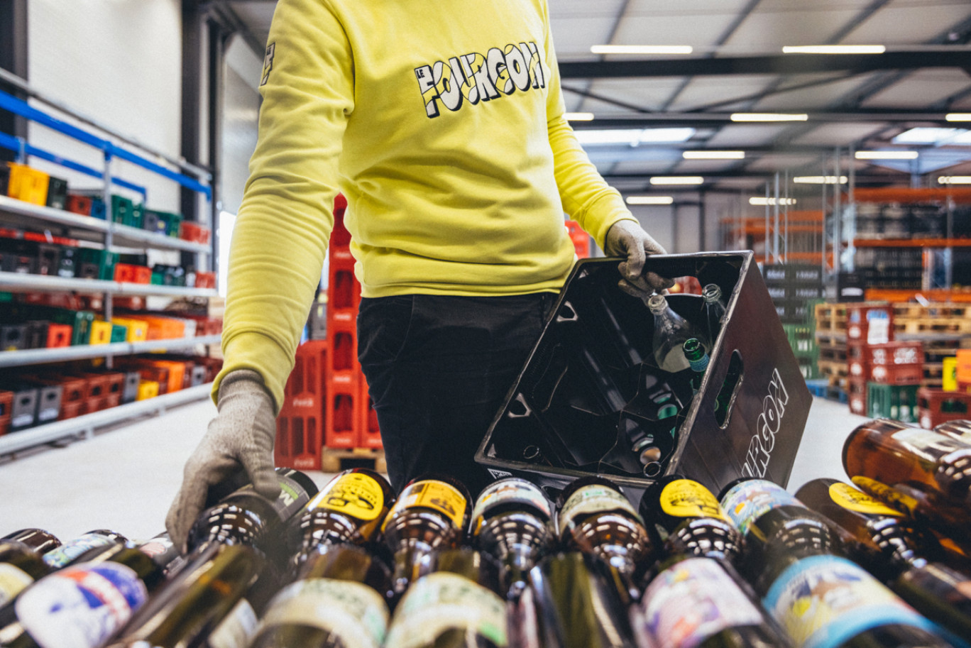 250 références et 300 000 bouteilles en 2021 : le Fourgon trace sa route sur le marché des boissons consignées. © Le Fourgon