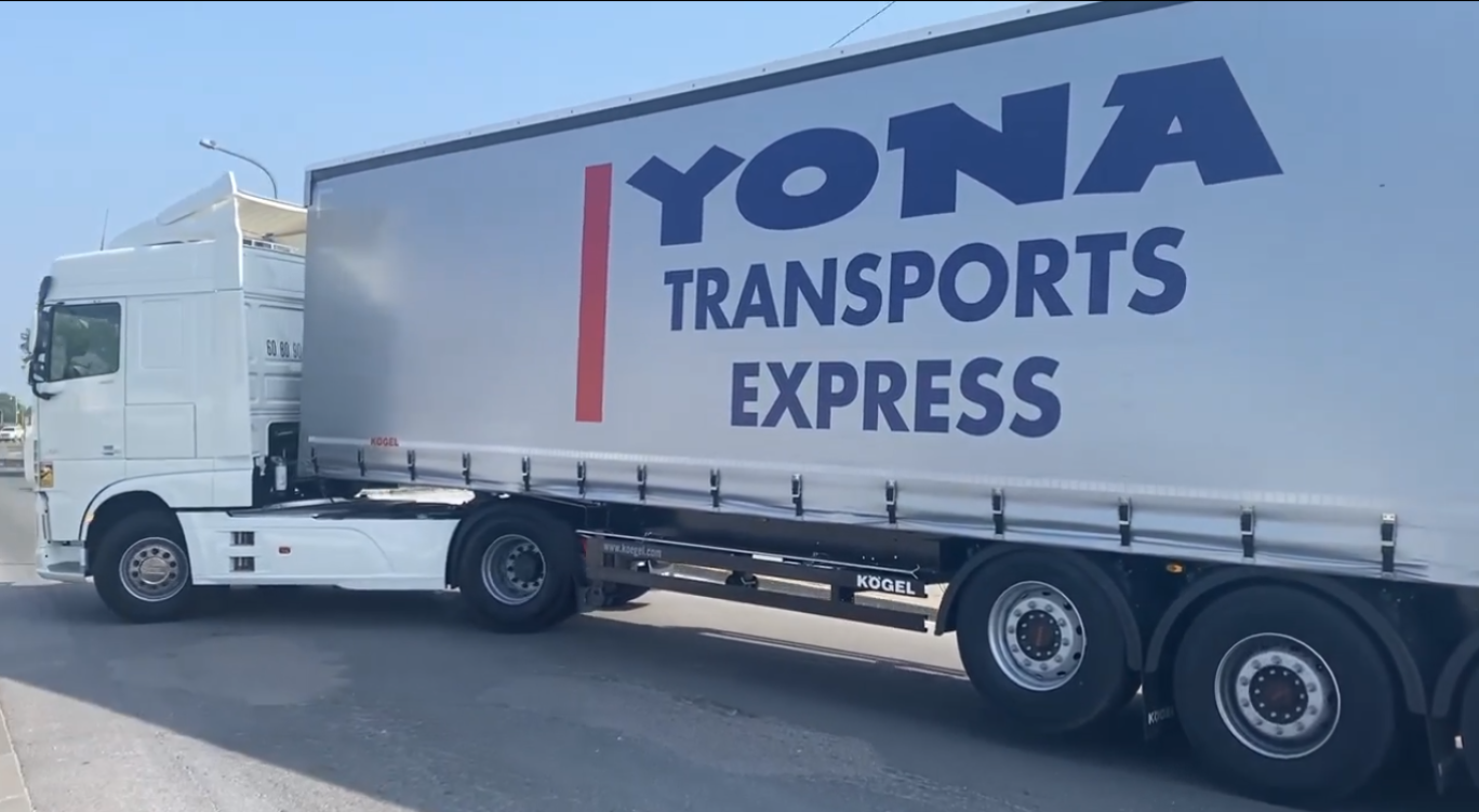L’entreprise compte 70 salariés, 42 véhicules légers et 6 tracteurs de camion. © Yona transports express