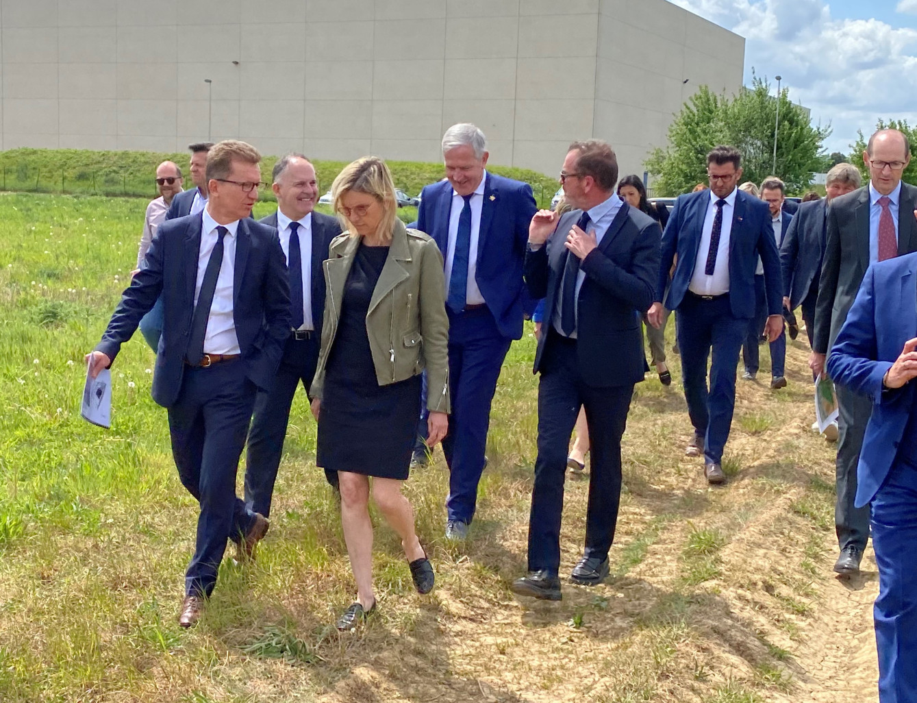 La ministre s’est rendue sur le terrain à l’invitation du directeur général de Corning Laurent Picard. photo (© Aletheia Press, Olivier Prud’homme)