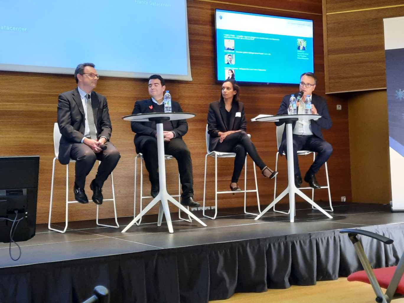 De gauche à droite, Frédéric Motte, président de la mission rev3, Sam Dahmani, directeur général délégué de la French Tech Lille, Géraldine Camara, déléguée générale France Datacenter, et Jacques Perrochat, vice-président de France Datacenter.