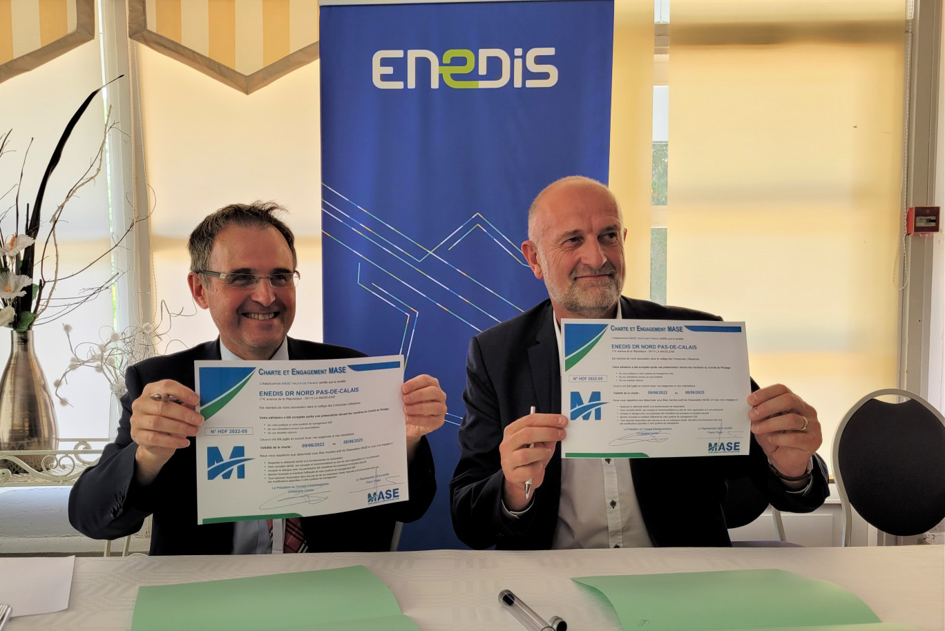 Lors de la signature de la convention de partenariat, (à gauche) Thierry Pagès, directeur régional Enedis Nord - Pas-de-Calais, et Christophe Cronie, président du MASE HdF.