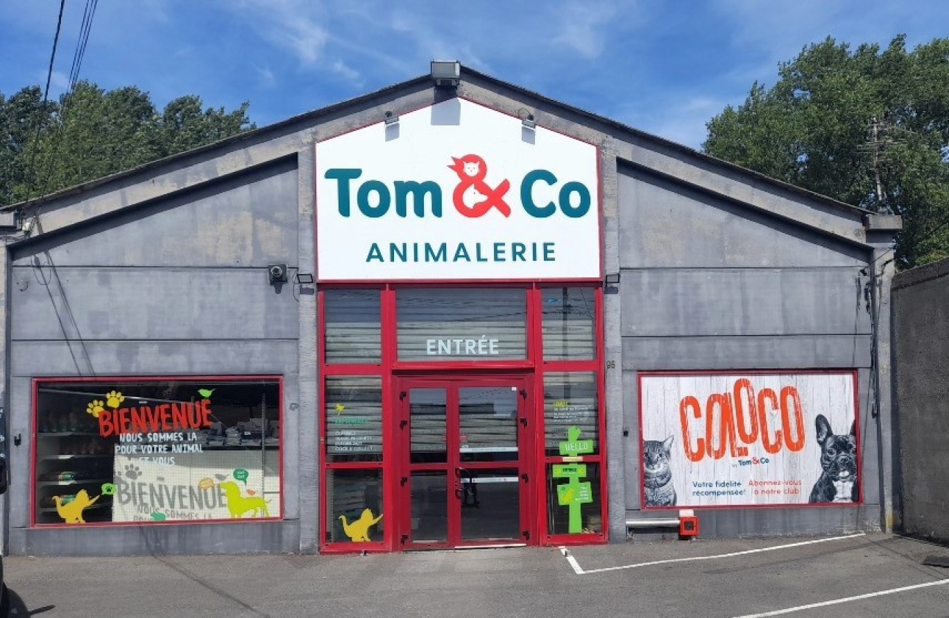 L'enseigne Tom&Co à Auchy-les-Mines.