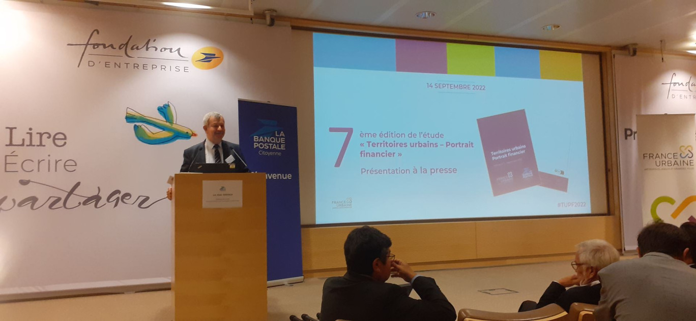 En 2021, «l'encours de la dette n'a que très peu augmenté», souligne Luc Alain Vervisch, directeur des études de La Banque Postale.