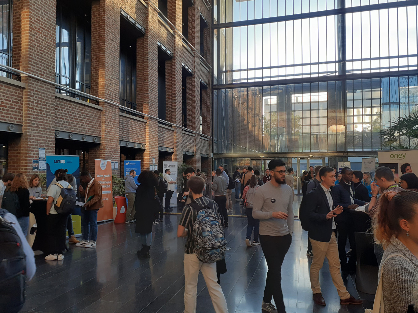 C’est 260 candidats et 22 entreprises qui étaient au rendez-vous durant la soirée Tekkit Connect Lille. ©Aletheia Press/L.Saleur