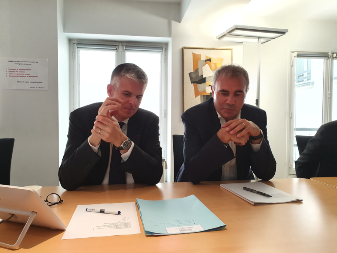 De gauche à droite, Nicolas Ferrand, directeur général exécutif de la Solideo et Pierre Pelouzet, Mediateur des entreprises.