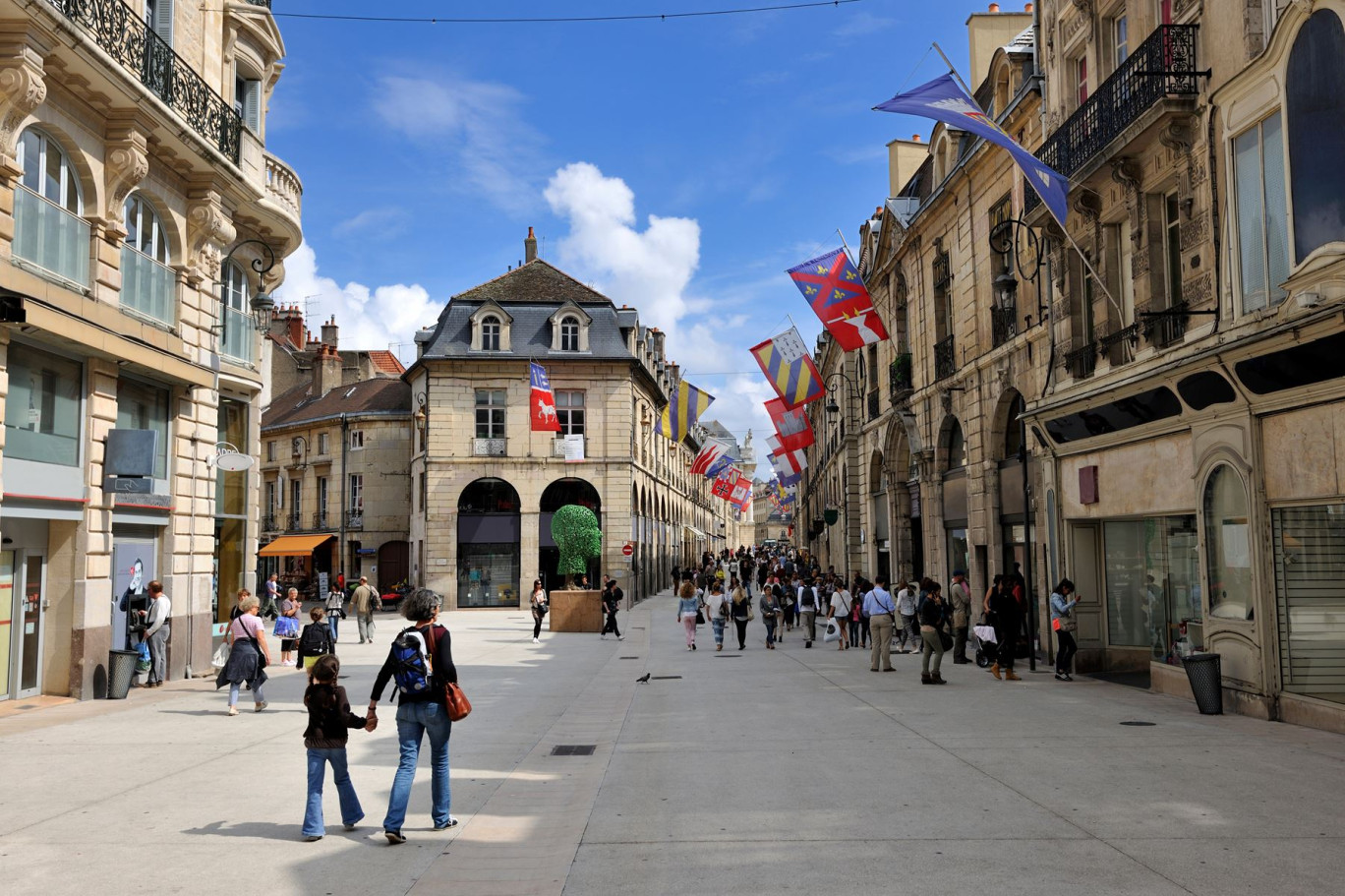 A l'exemple de Dijon, certaines collectivités ont associé des citoyens ou la société civile à la définition des règles de gestion de la donnée. © yvon52