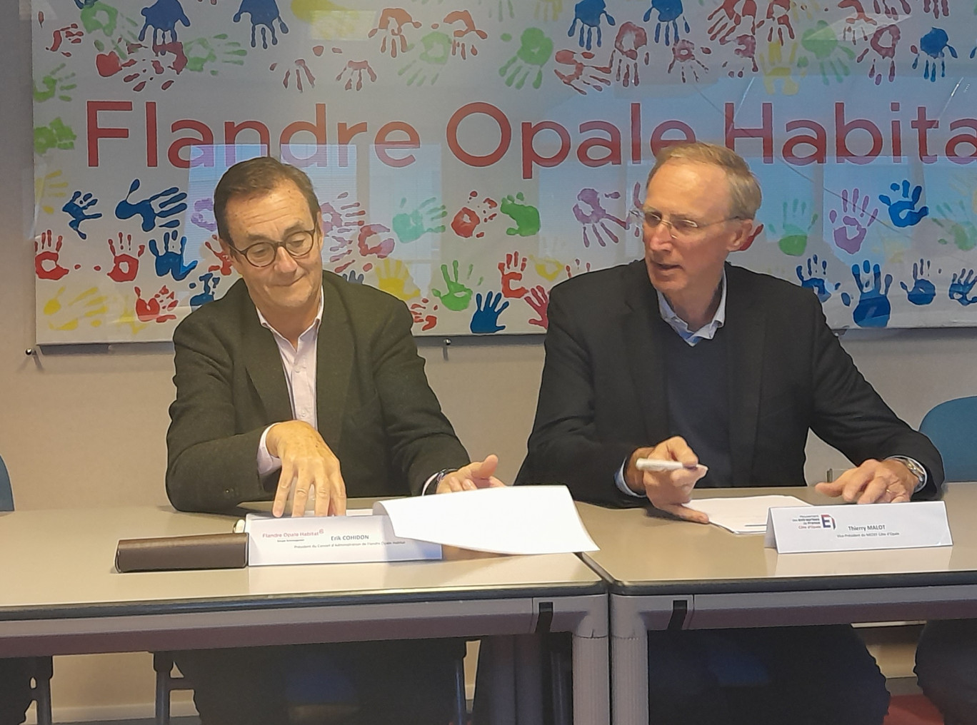 Erik Cohidon, président de Flandre Opale Habitat, et Thierry Malot, président du Medef Côte d'Opale.