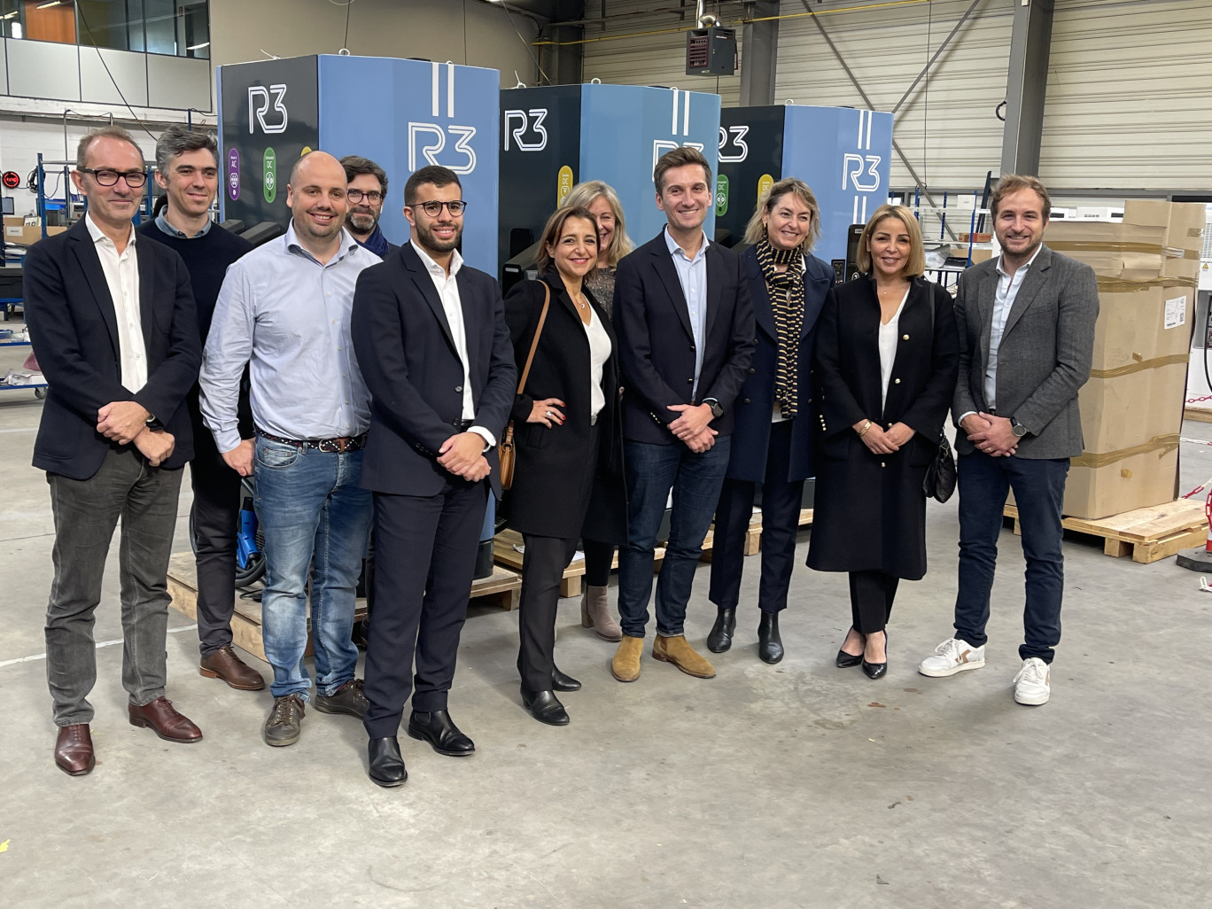 Autour d’Alexandre Borgoltz (au centre), directeur général de DBT, les partenaires R3 lors de la visite du site industriel. 