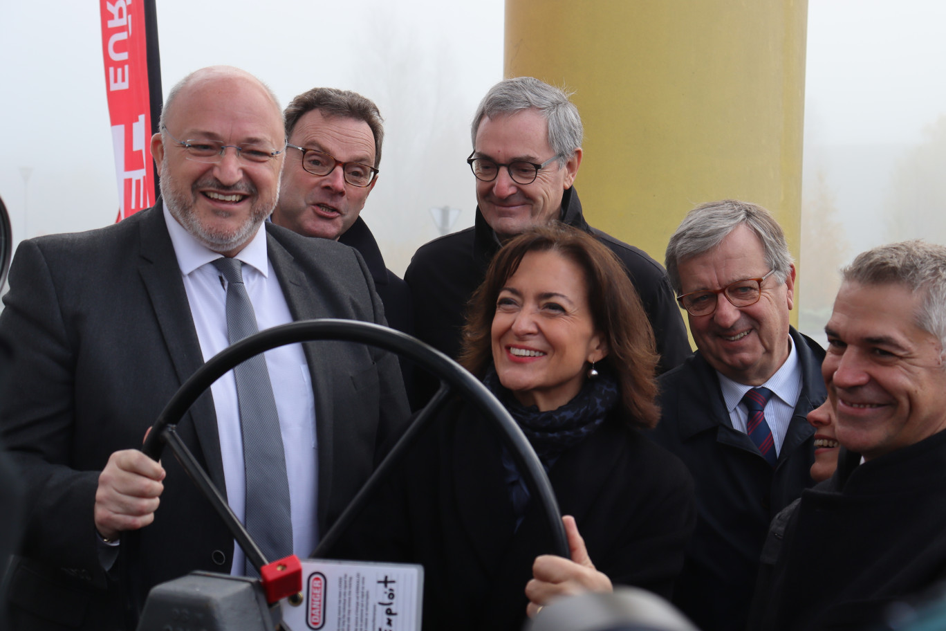 Les élus de la région lors de l’inauguration de l’autoroute de la chaleur le 29 novembre dernier. © Aletheia Press/E.Chombart