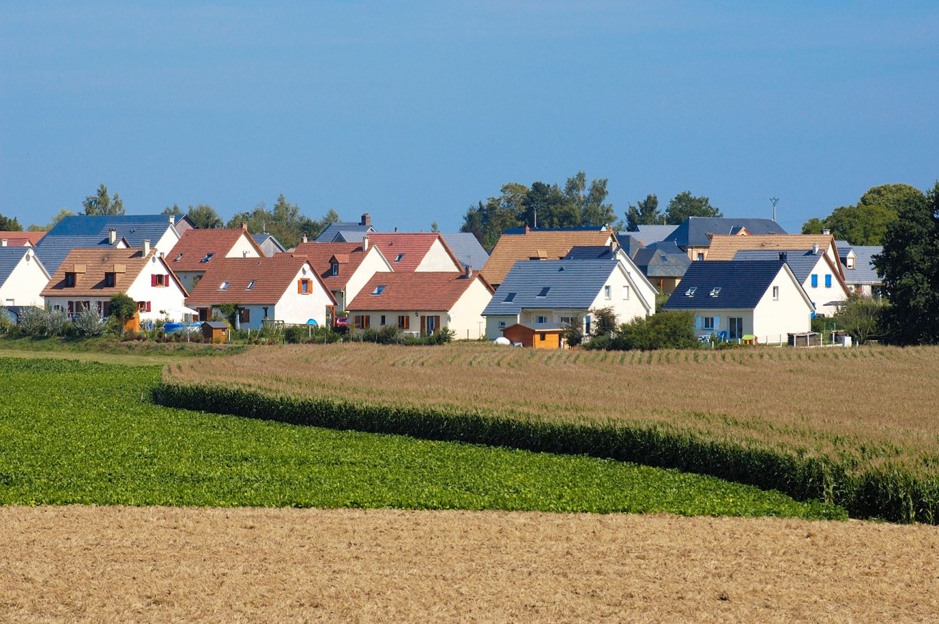 La proposition de loi sénatoriale prévoit d’instaurer un plancher de droits, afin qu’aucune commune ne dispose d’une enveloppe d’artificialisation inférieure à 1 hectare. © S. Leitenberger