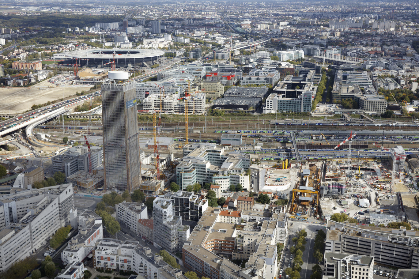 Entre 2024 et 2030, ce sont 200 kilomètres de voies nouvelles (dont 180 kilomètres en tunnel) et 68 nouvelles gares de métro qui entreront en service dans le cadre du Grand Paris Express.