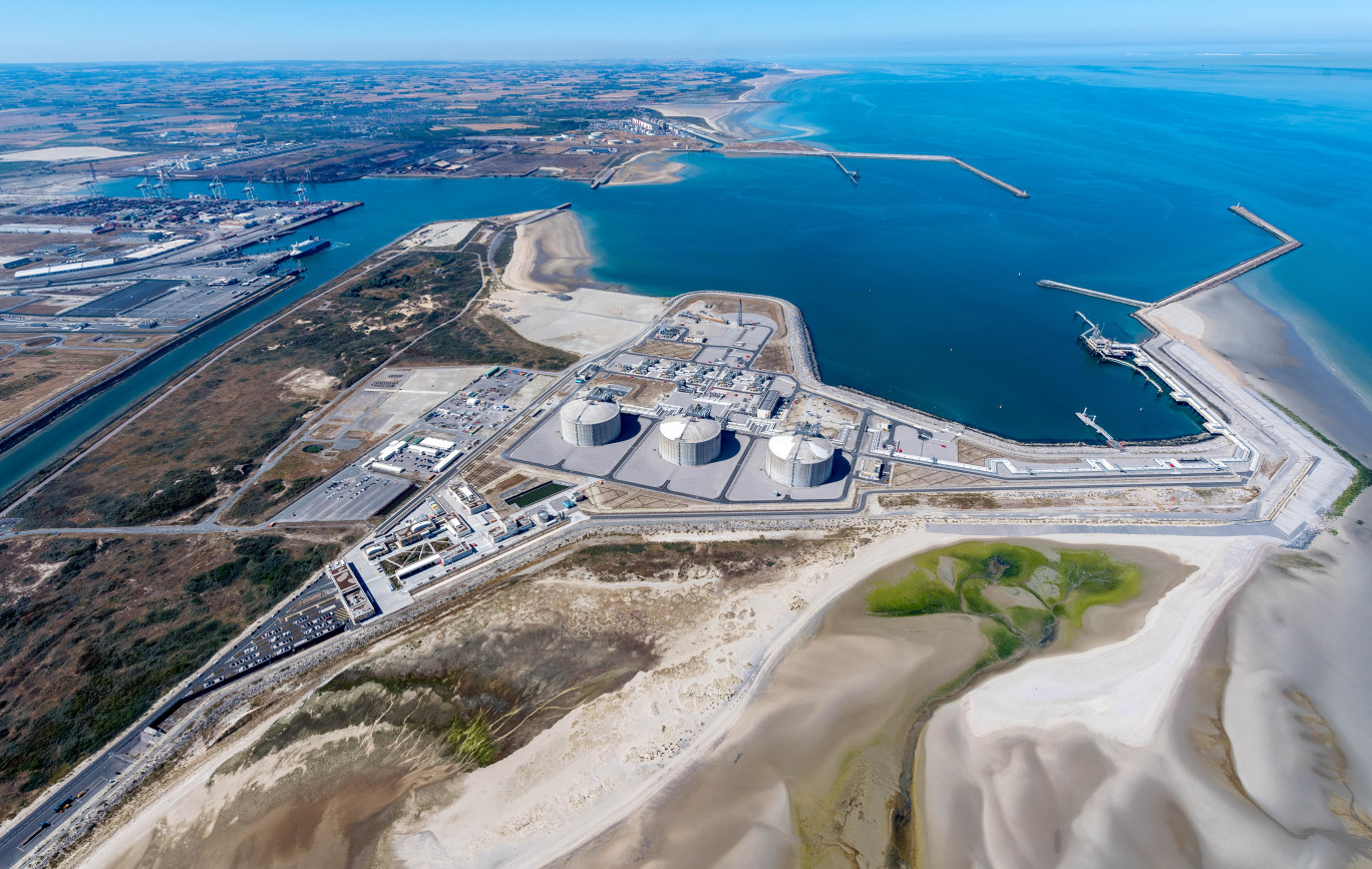 Le terminal méthanier est implanté à l'avant-port ouest de Dunkerque.