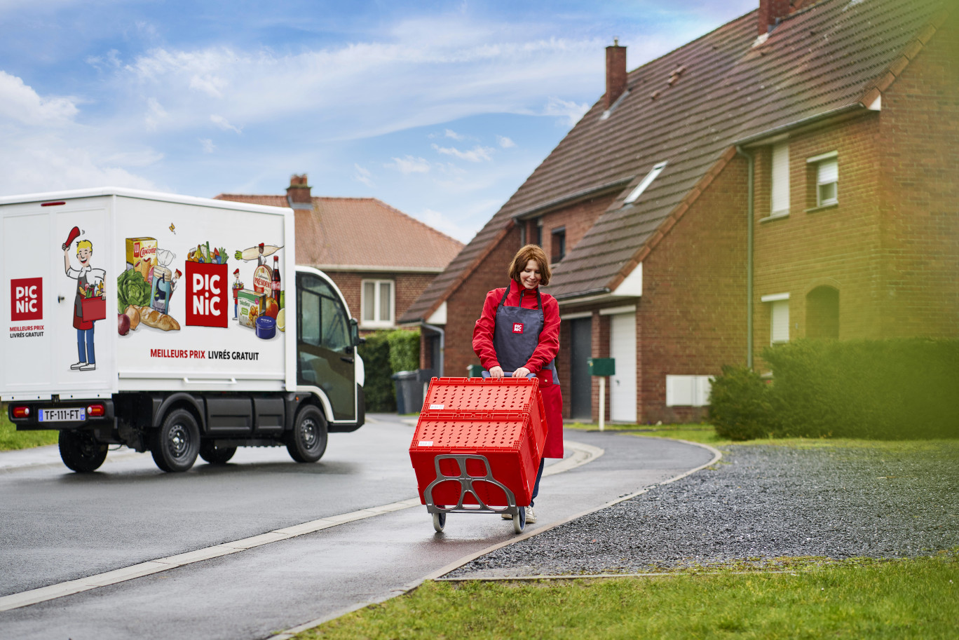 La société livre gratuitement les courses à domicile du lundi au samedi à bord de voitures 100% électriques. 