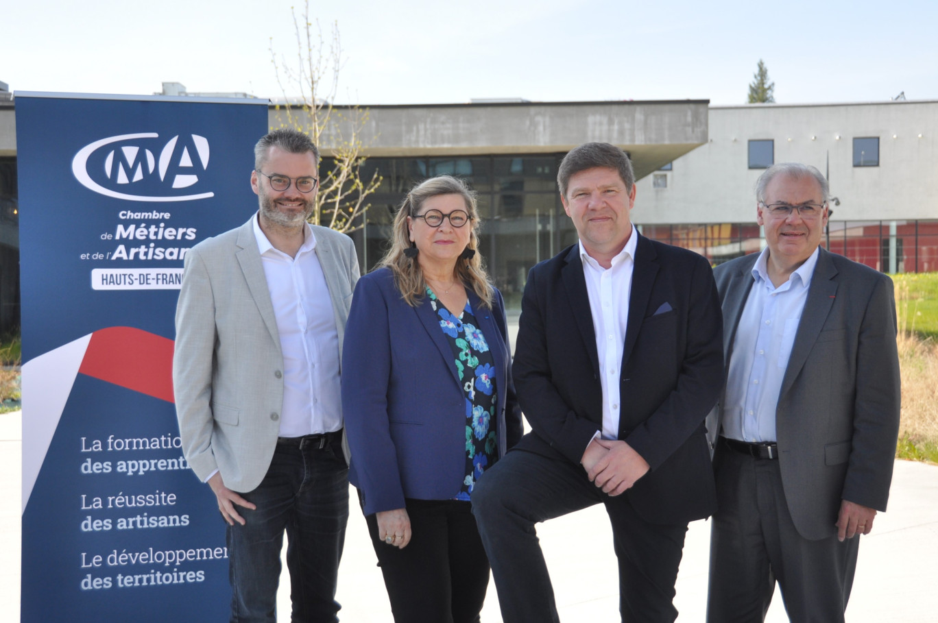 De gauche à droite : Romain Olivier, vice-président de la CMA HdF, Marie-José Orlof, nouvelle présidente de la CMA Pas-de-Calais, Laurent Rigaud, président de la Chambre des métiers et de l'artisanat Hauts-de-France, et Gabriel Hollander, ancien président de la CMA Pas-de-Calais, nouveau président du Crédit Agricole Nord de France.