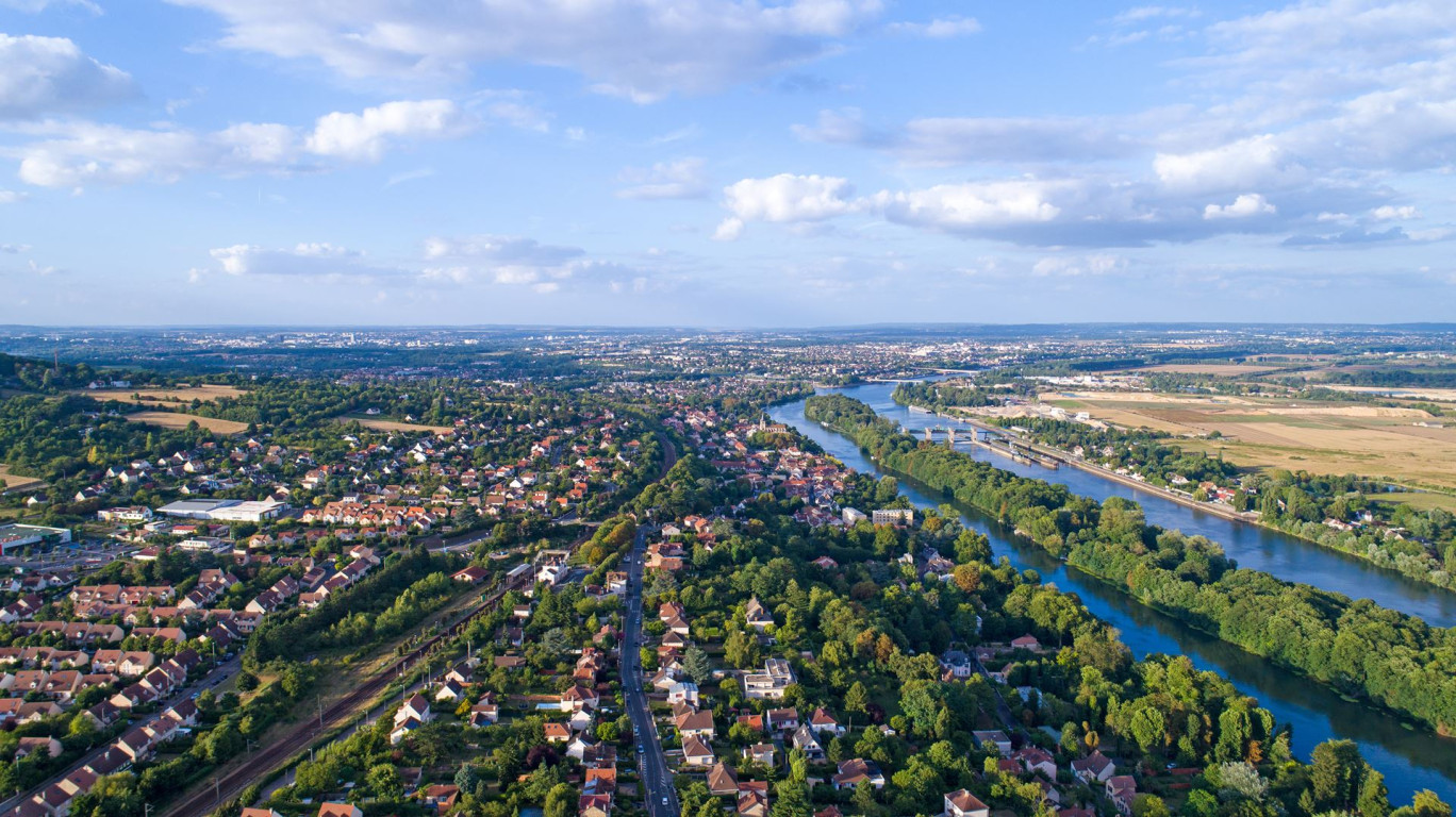 Pour la première fois depuis la mise en place du baromètre du cabinet EY, l’Île-de-France prend la tête du classement des régions européennes les plus attractives, devant le Grand Londres. © altitudedrone