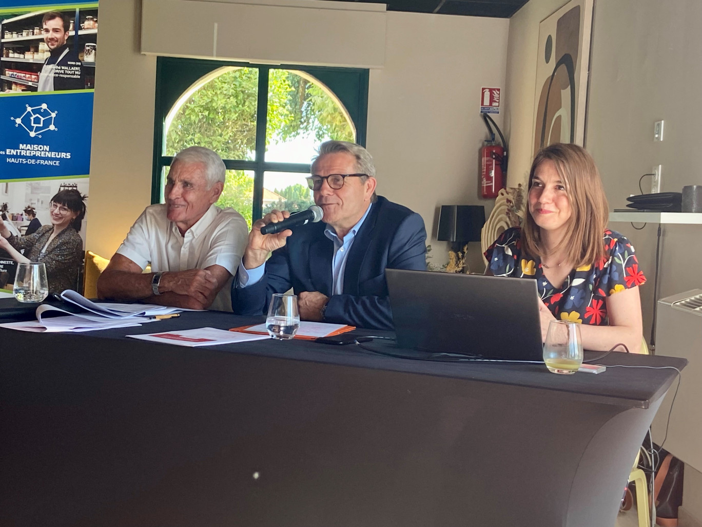 De gauche à droite : Jean-Claude Dubois, trésorier, Pierre Lobry, président, et Florence Neghli-Ricart, directrice d'Initiative Grand Arras, lors de la présentation de l’activité et des résultats.