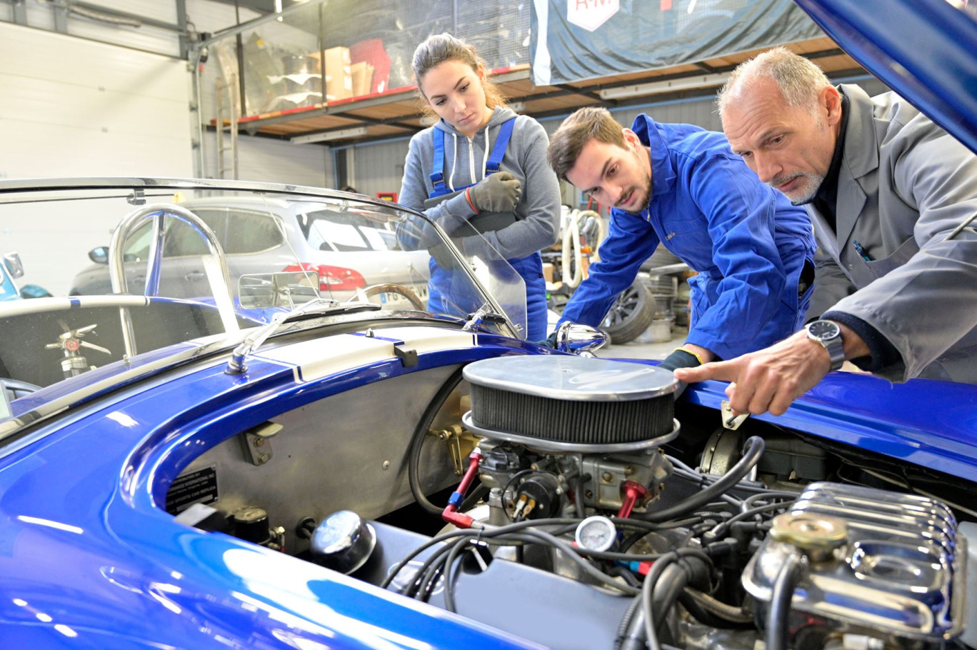 Le projet de loi prévoit notamment d’amplifier la dynamique de l’apprentissage, pour atteindre l’objectif d’un million d’apprentis en 2027. © goodluz