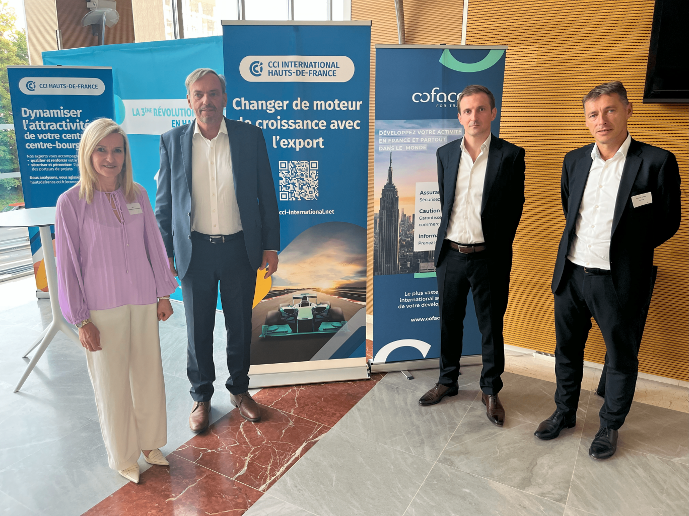 Virginie Blida, directrice de CCI International Hauts-de-France, Arnaud Lefort, président de CCI International Hauts-de-France, Jean-Christophe Caffet, chef économiste de la Coface et Frédéric Orillard, directeur commercial du réseau direct de la Coface.