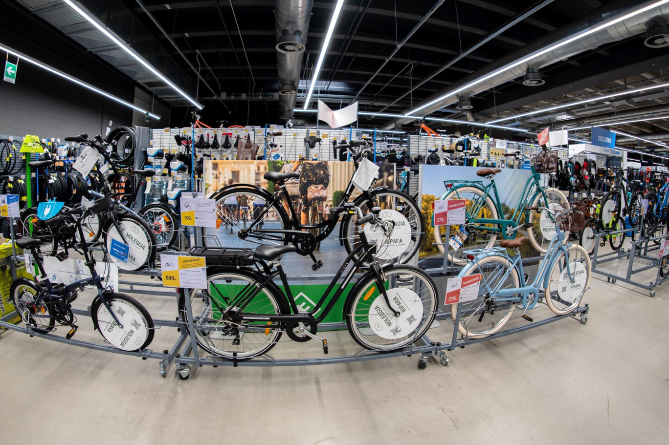 Decathlon devient le partenaire titre et équipementier de l'équipe AG2R, prolongement de son expérience dans le vélo loisirs. © framarzo