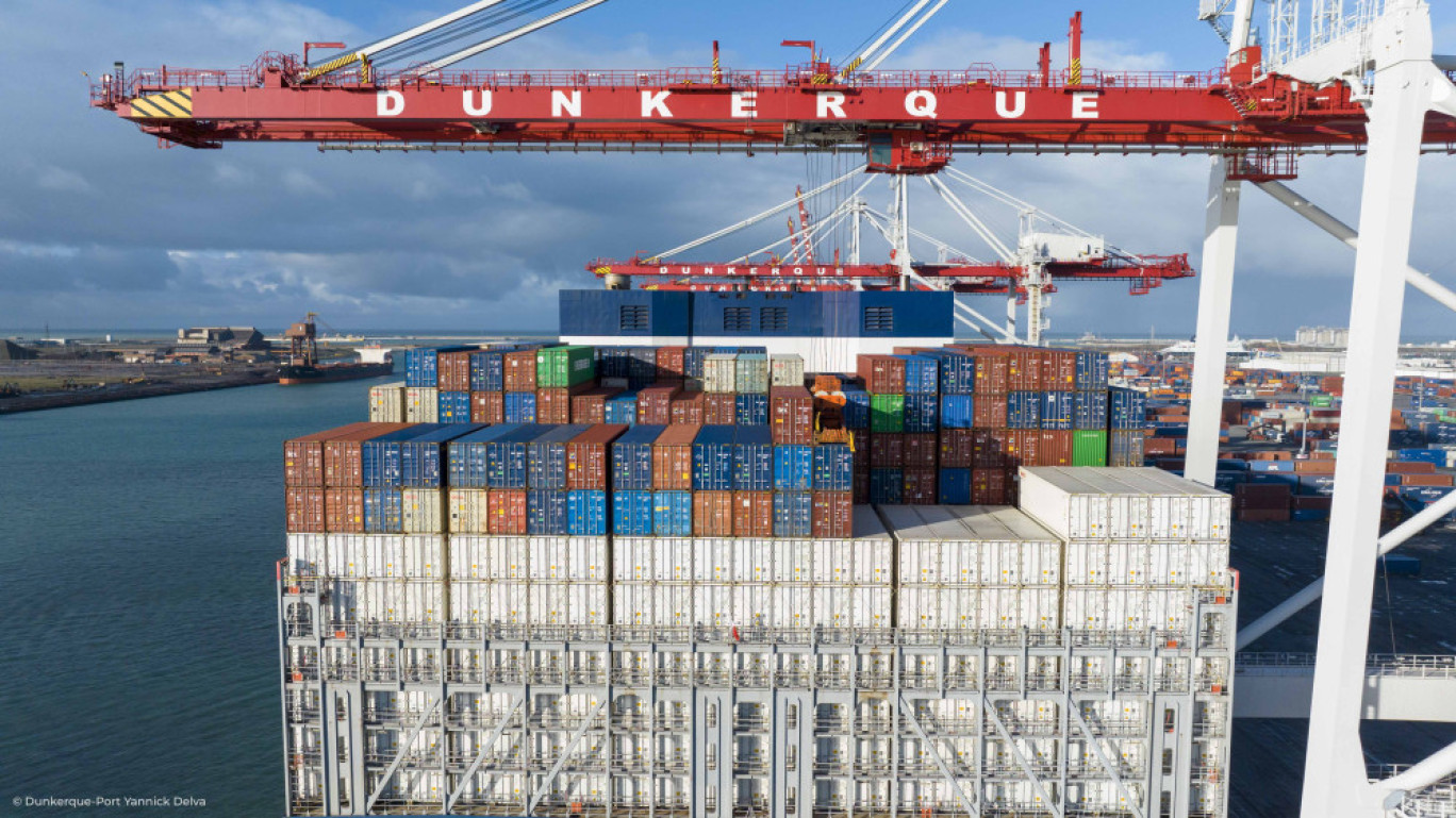 Dans le développement du trafic fluvial, le contrat assure l'accompagnement à la mise en œuvre du projet de nouveau terminal à conteneurs dans le cadre du grand projet Cap 2020 du port de Dunkerque. © Port de Dunkerque