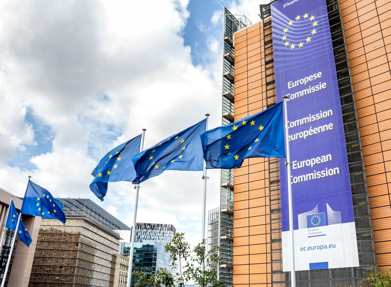 La Cour des comptes invite la Commission européenne à proposer des mesures qui visent à lever les principaux obstacles à la concurrence dans les marchés publics. © doganmesut