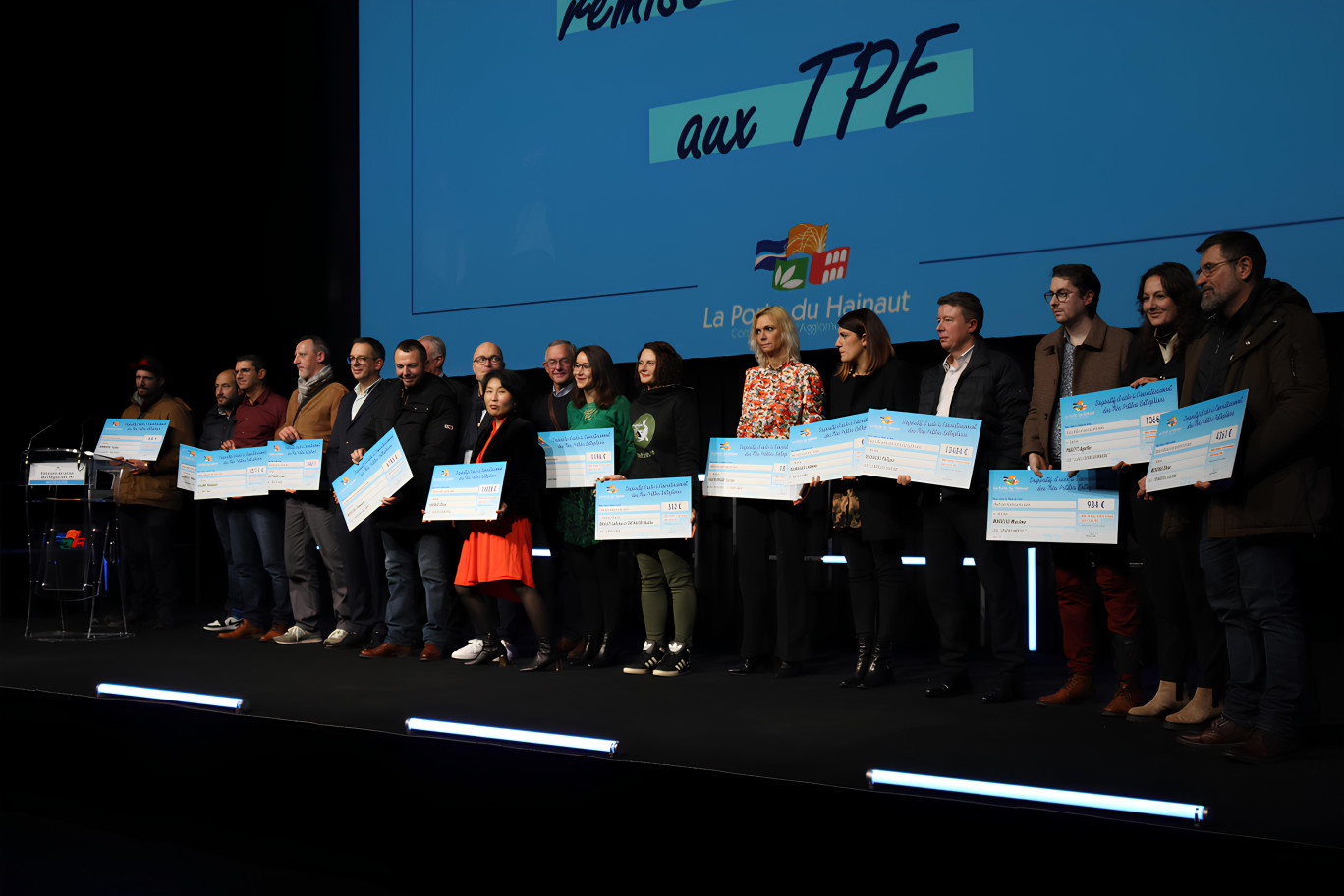 Les 16 représentants des TPE soutenues par la Porte du Hainaut. © Aletheia Press/E.Chombart