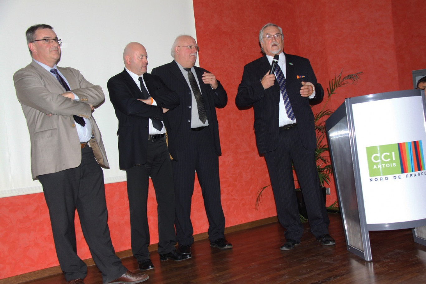 De gauche à droite, les trois vice-présidents, Jean-Marc Devise (Arras), Alain Cuise (Béthune), Patrick Leleu (Lens), et le président Edouard Magnaval.