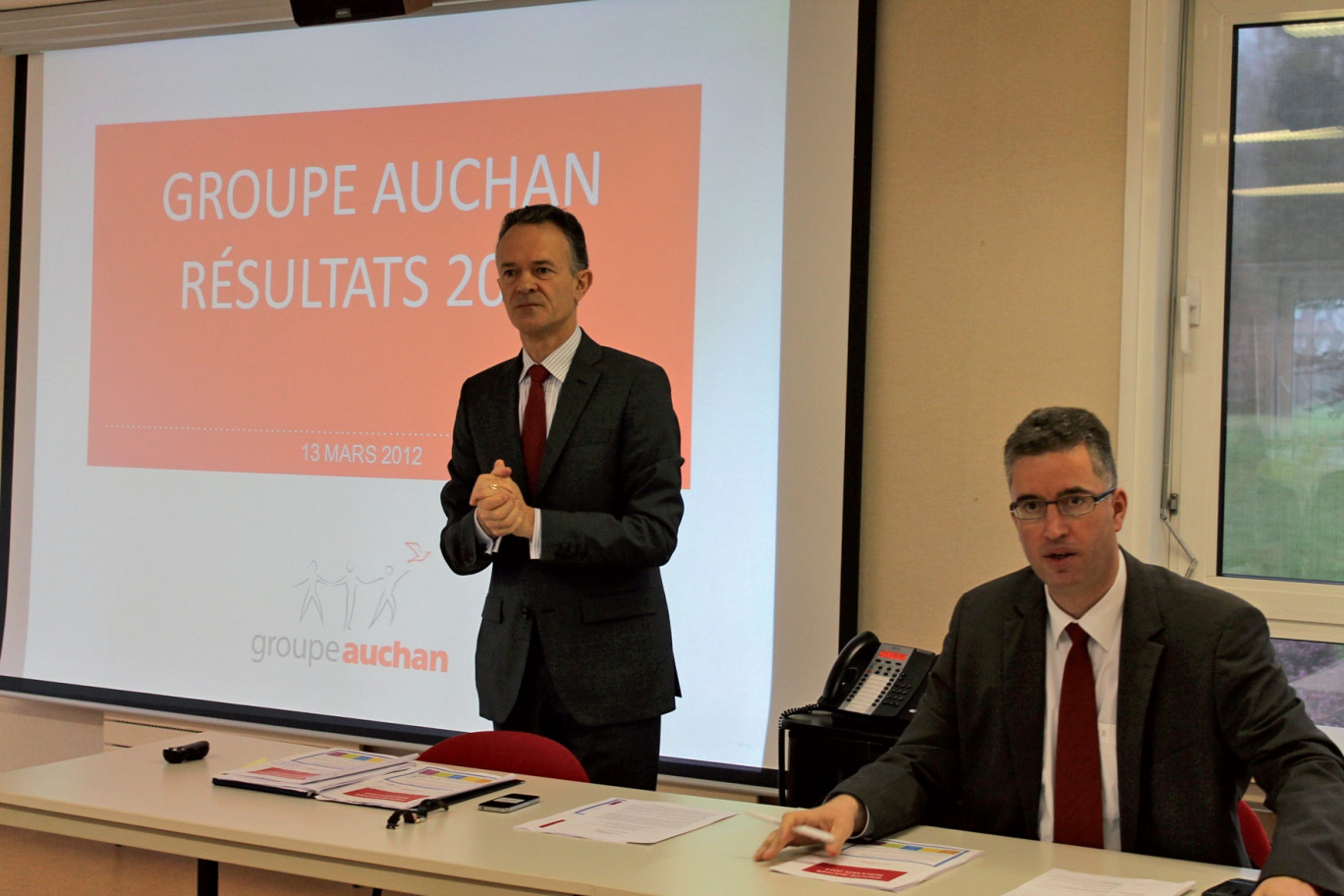 Xavier de Mézerac, directeur financier (à gauche), et Vincent Mignot, directeur général Auchan France.