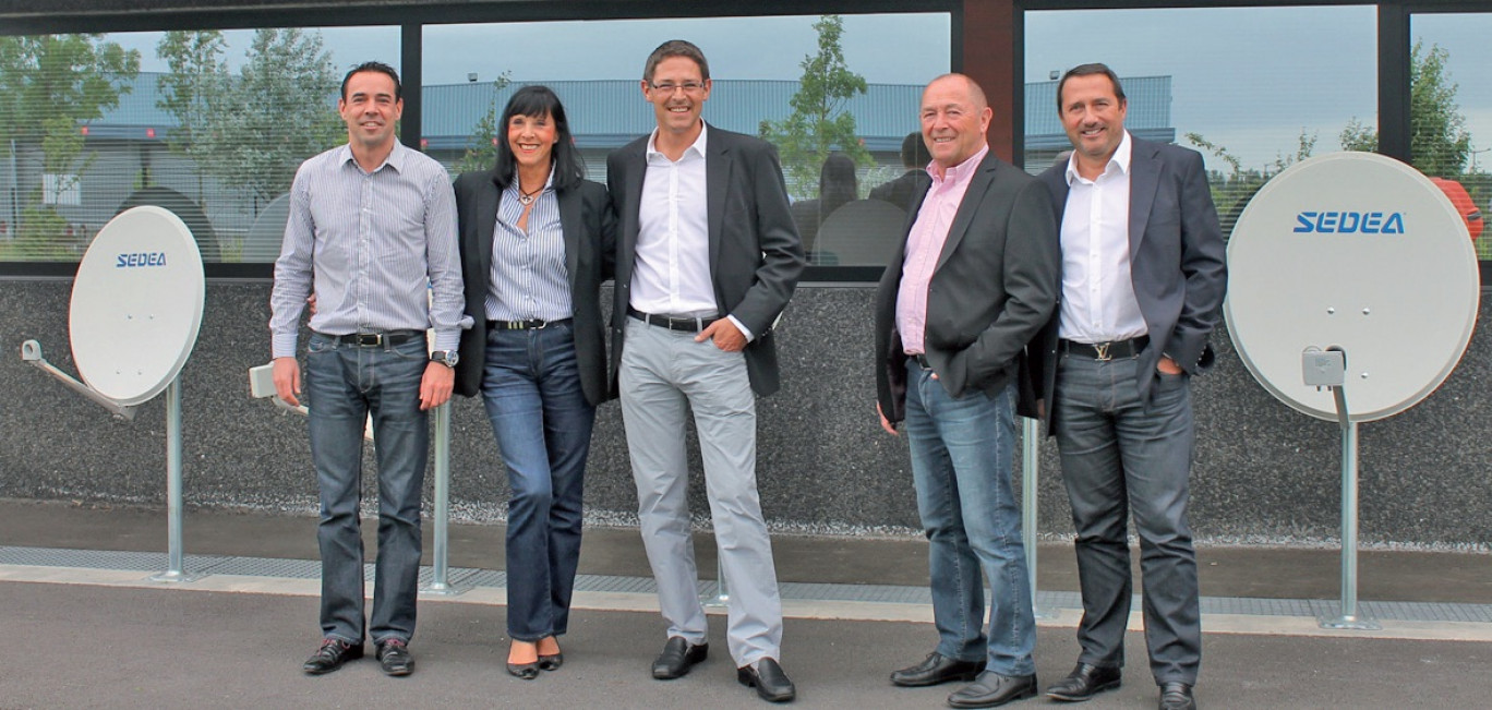 Le staff familial de Sedea électronique : Lionel Oorreel, fils du fondateur et directeur commercial et des achats, Magdeleine Oorreel, épouse du fondateur et codirectrice générale, Stéphane Oorreel, fils du fondateur et codirecteur général, Serge Oorreel, président de la SAS Sedea électronique, et Jean-Claude Leignel, frère de Magdeleine Oorreel et codirecteur général.